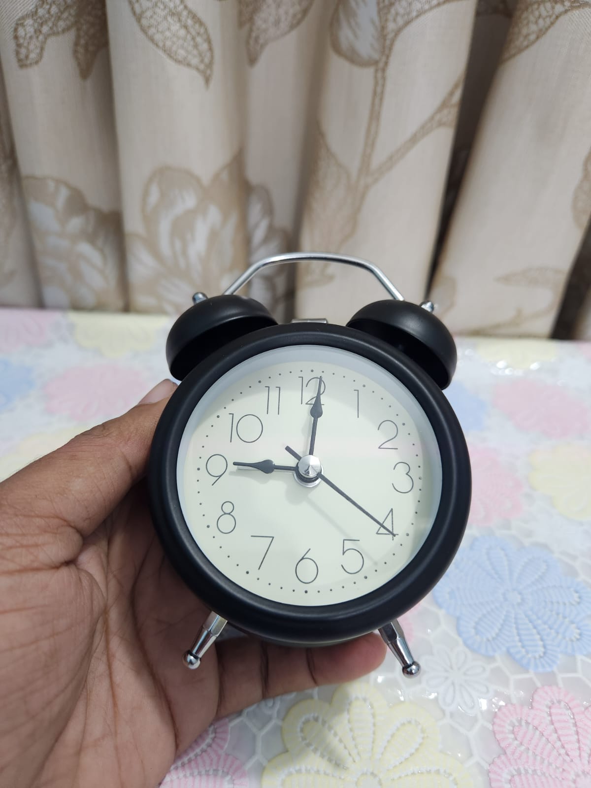 Retro Double Bell Metal Alarm Clock – Silent Analog Desk Clock with Night Light, Loud Alarm & Classic Tabletop Design for Home & Office